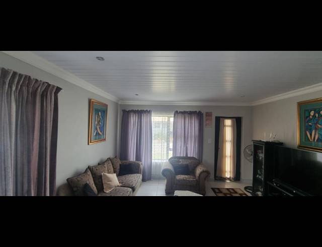 3 BEDROOM PROPERTY TO RENT IN DANA BAY